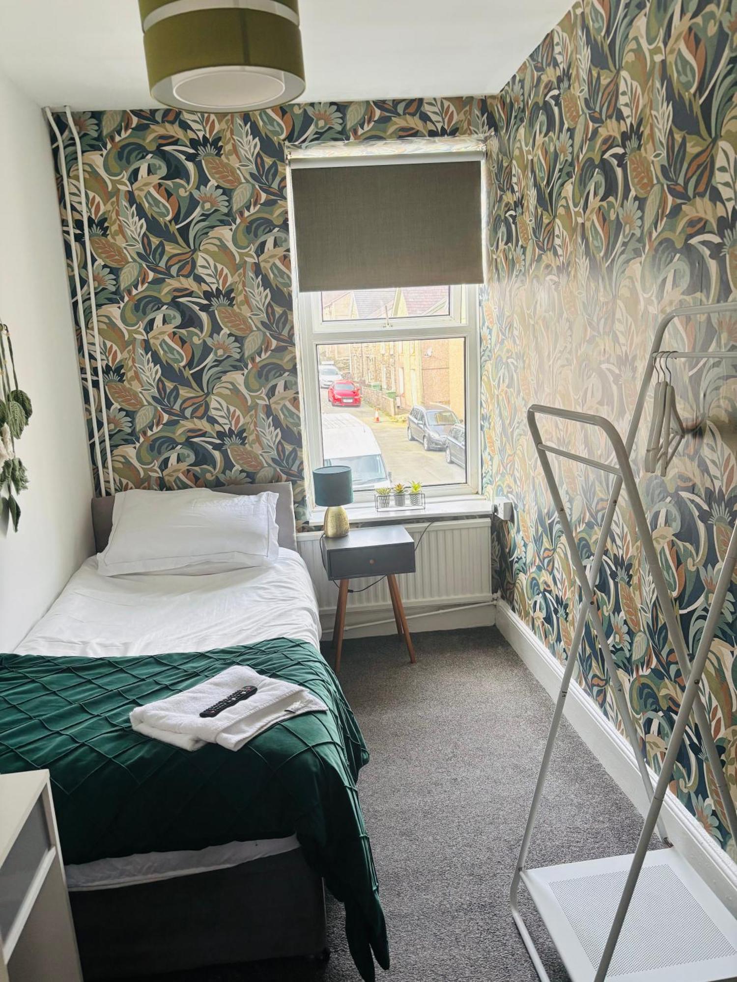 Idan House Bed & Breakfast Ланберис Екстериор снимка